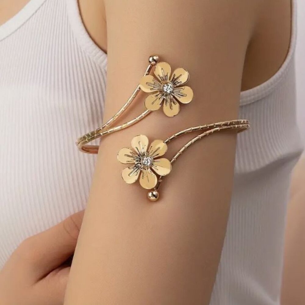 NEW 18K Gold Plated Boho Flower Bangle Bracelet Adjustable